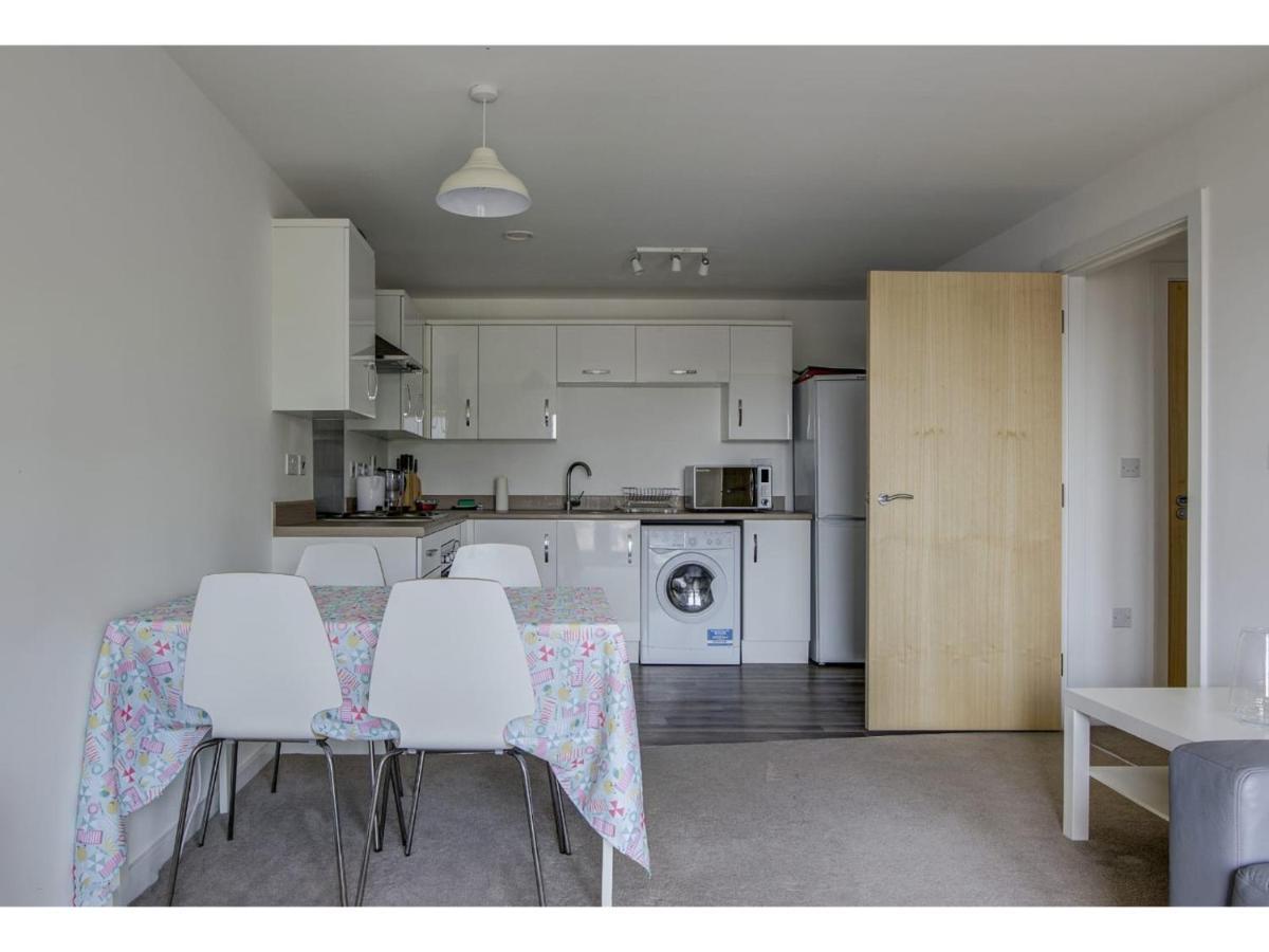 Large, Spacious And Modern Apt For 4 In Manchester Exterior foto