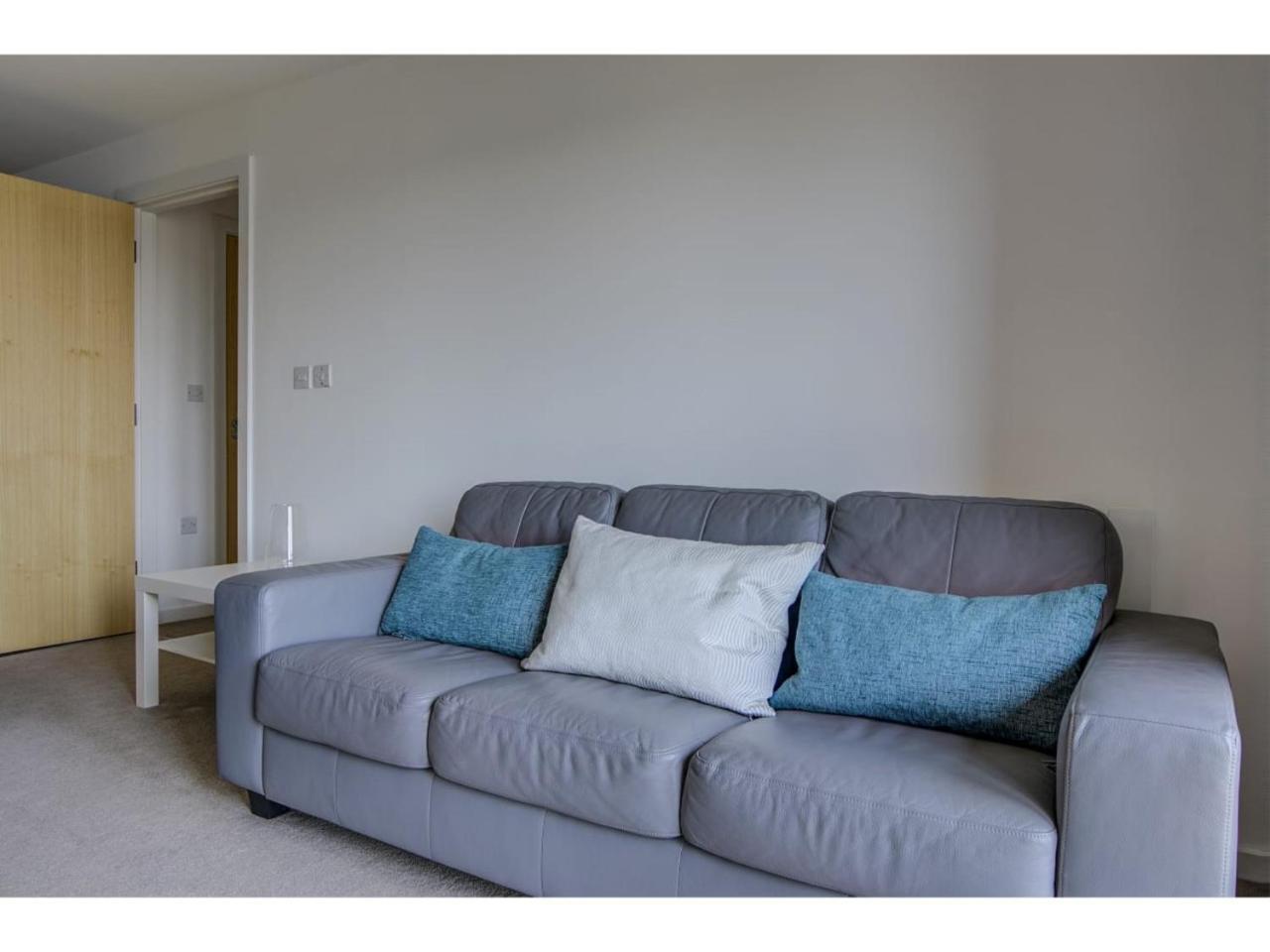 Large, Spacious And Modern Apt For 4 In Manchester Exterior foto